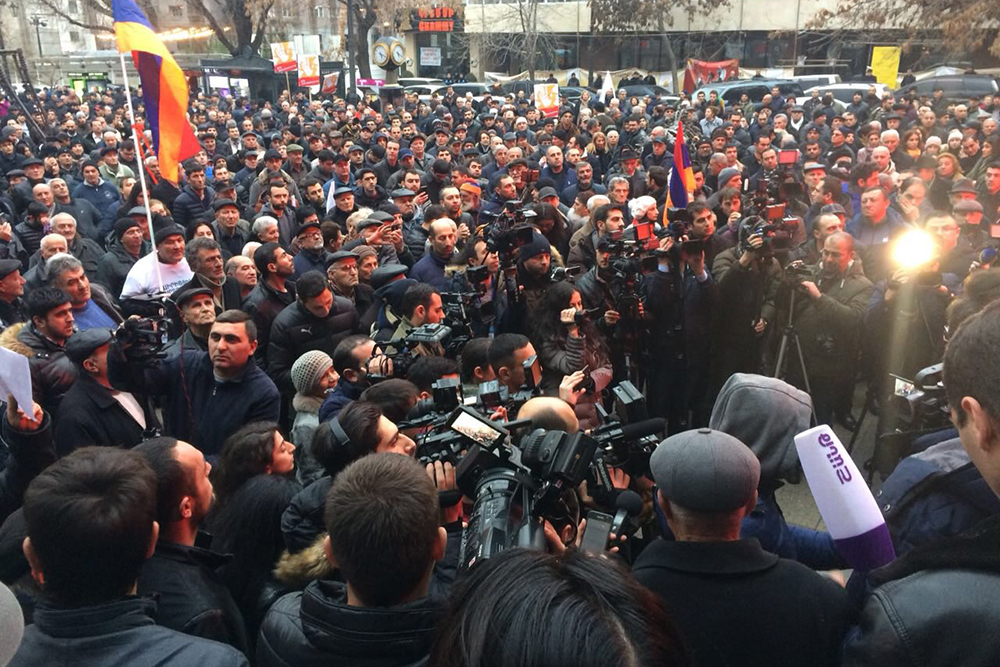 Оппозиционная фракция проведет свое второе шествие против подорожаний 