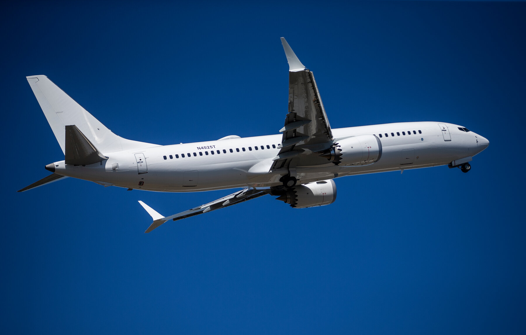 Комитет гражданской авиации опровергает информацию об угоне армянского Boeing 737 