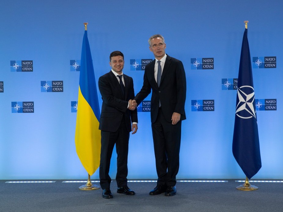Украина получила от НАТО партнерский статус 