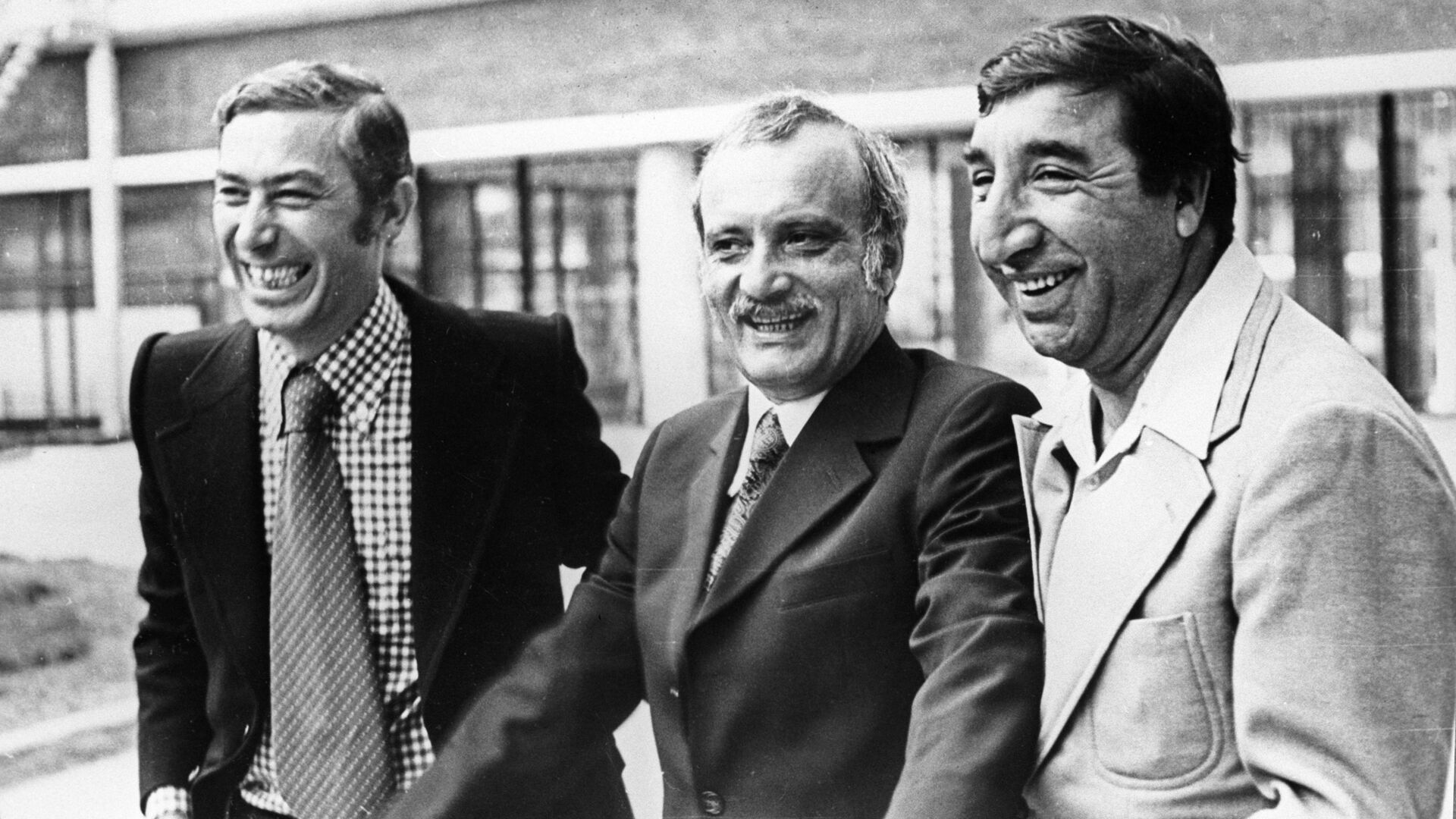 Звезда, которая сгорела от горя: как судьба уничтожила Фрунзика Мкртчяна 