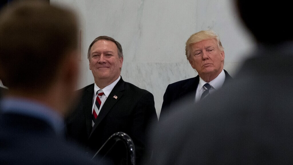 Трамп хотел отозвать всех дипломатов из Турции. Помпео сопротивлялся  