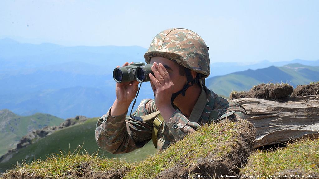 Армия обороны Нагорного Карабаха выступила с заявлением, в котором опровергла слухи о массовом скоплении азербайджанских сил на передовой 