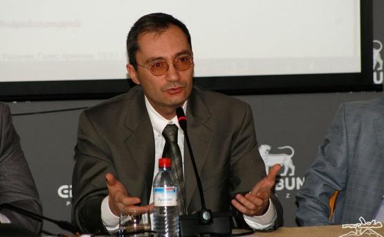 Армен Айвазян о заявлениях министра диаспоры: Не надо экспериментировать на Республике Армения 