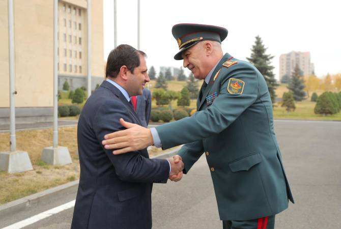 Министр обороны Армении принял делегацию во главе с министром обороны Казахстана 