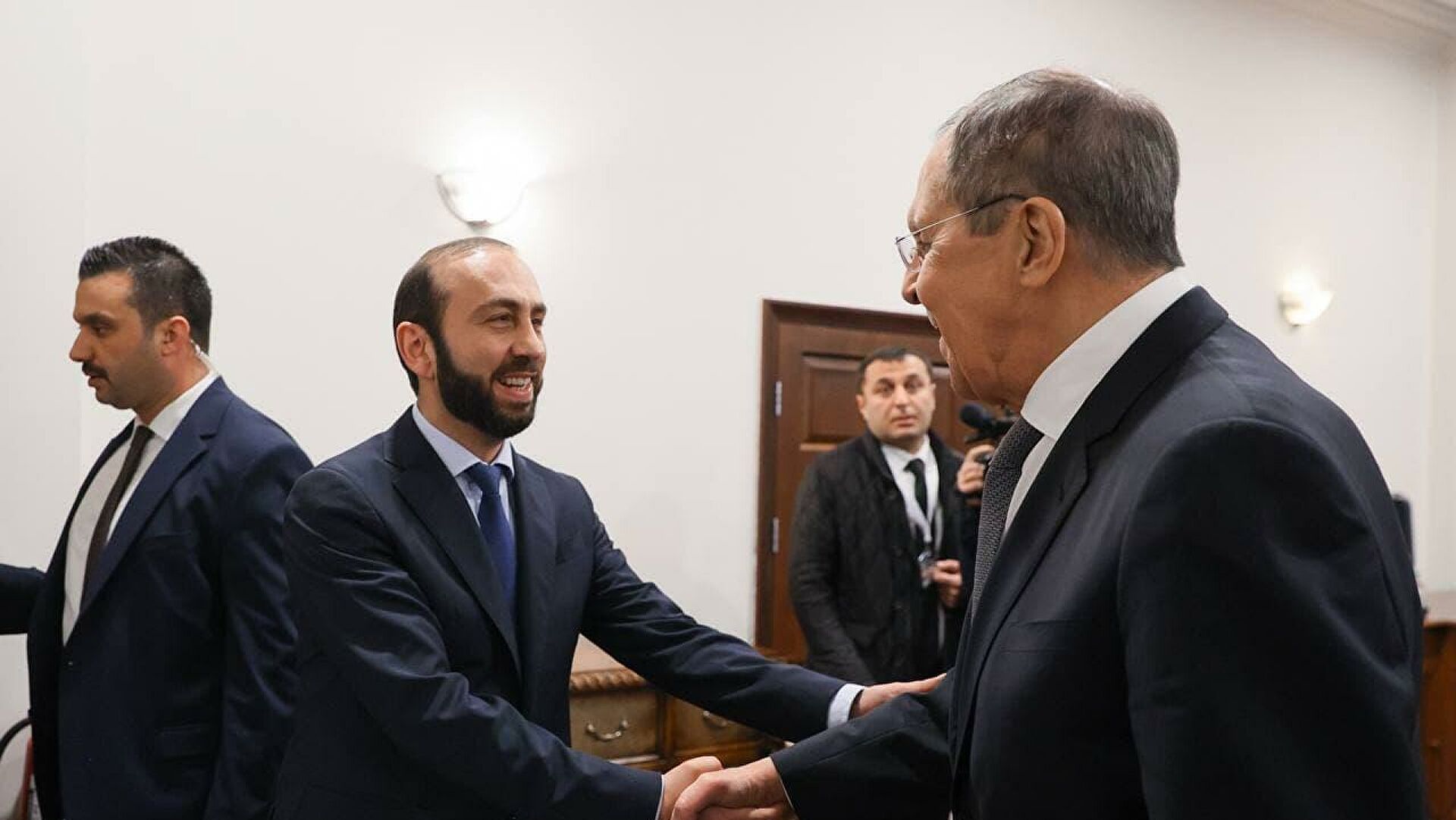 Главы МИД России и Армении обсудили предложения Москвы по гарантиям безопасности в Европе 