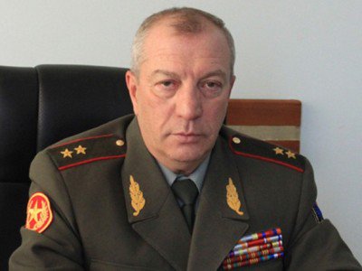 В Ереване в ДТП попал сын генерал-лейтенанта Энрико Априамова. Последний подал в отставку 