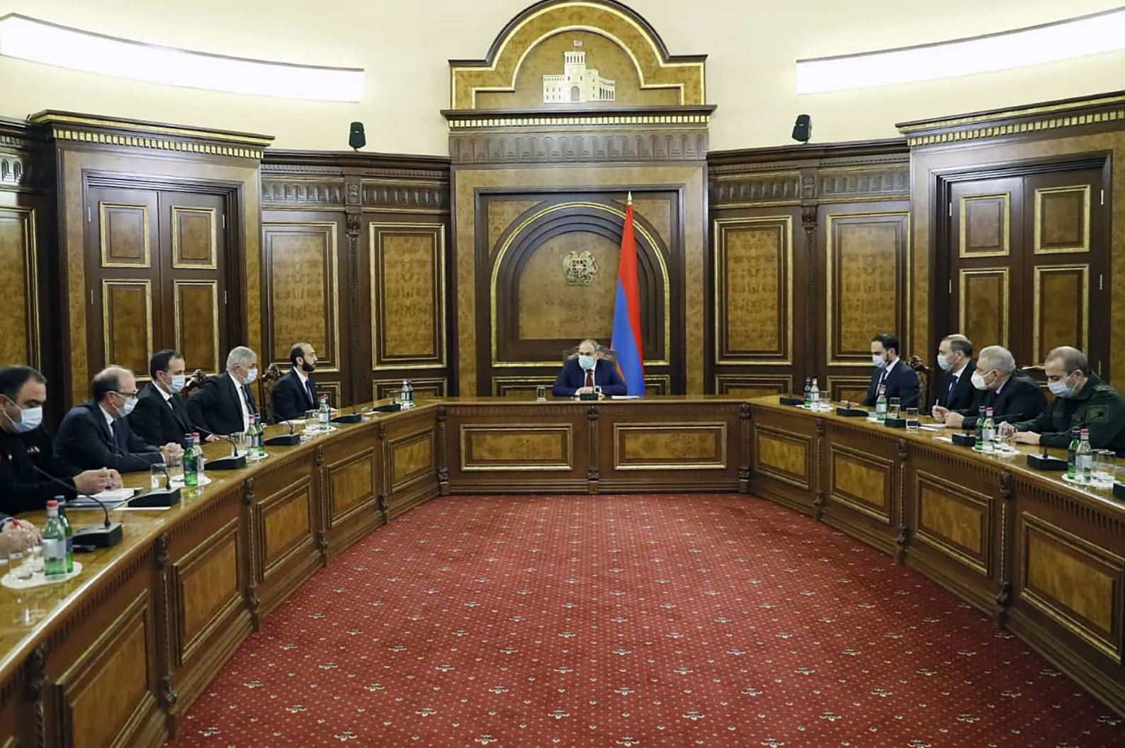 Совбез Армении призвал президента подписать указ о снятии главы Генштаба 