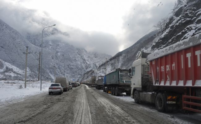 МЧС РФ: Военно-Грузинская дорога закрыта для всех видов автотранспортных средств 