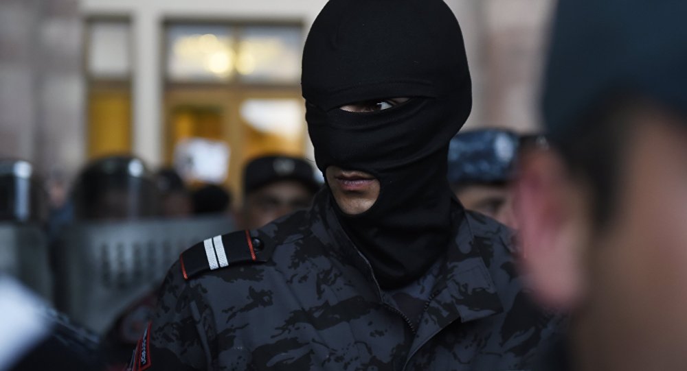 Армения. Чиновники арестованы в момент получения взятки 