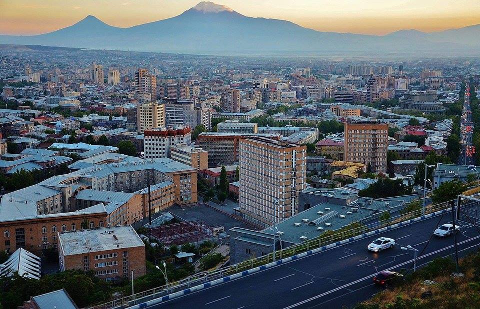 В столице Армении проходят муниципальные выборы 