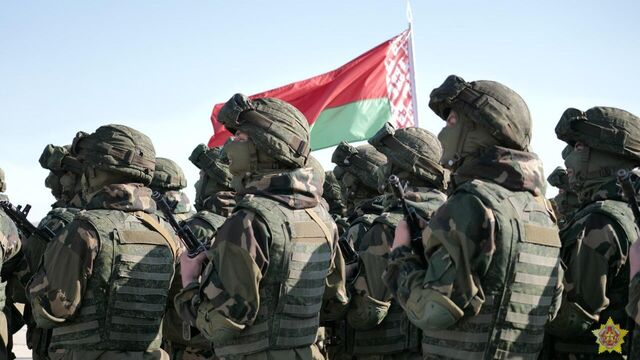 Белоруссия начала проверку носителей тактического ядерного оружия 