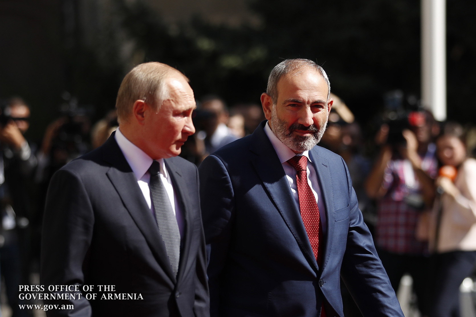 Пашинян заявил, что провел две встречи с Путиным на полях ВЭЕС 