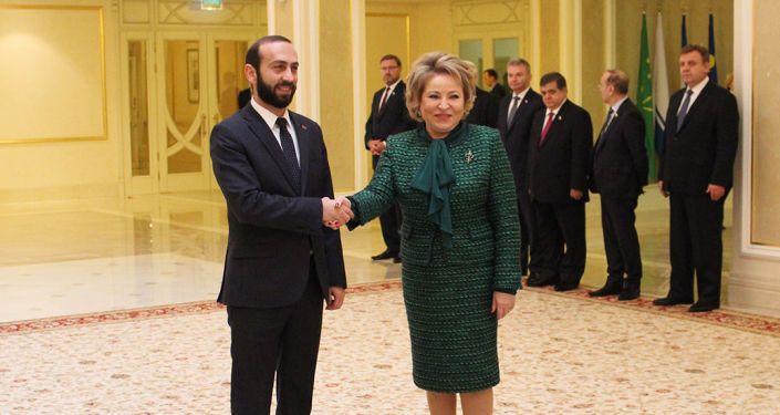 Распоряжением спикера парламента Армении Валентина Матвиенко награждена Почетной медалью 