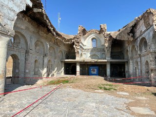 Папа Римский посетил разрушенную армянскую церковь в Мосуле 