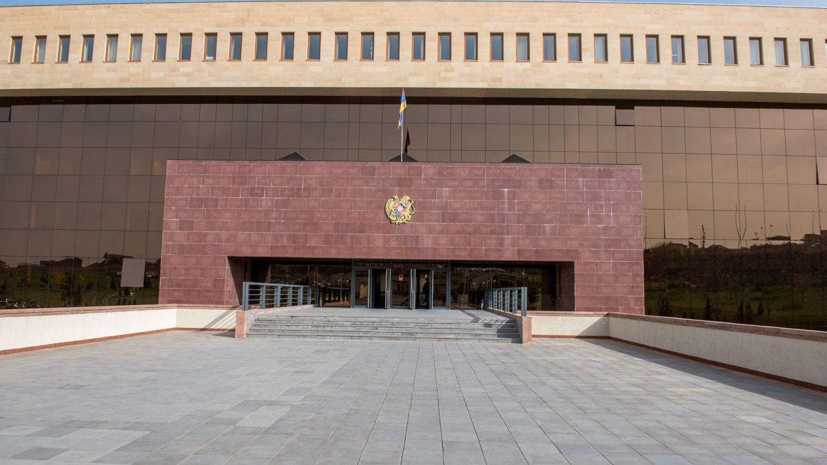 Минобороны Армении выступило с опровержением: Никто солдат голосовать не заставляет  