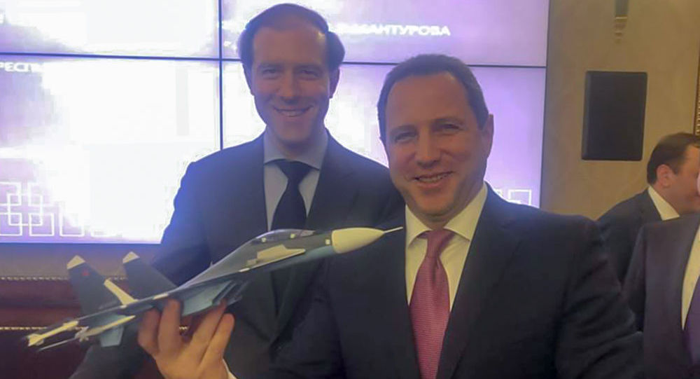 Москва. Глава оборонного ведомства Армении сфотографировался с макетом СУ-30СМ 
