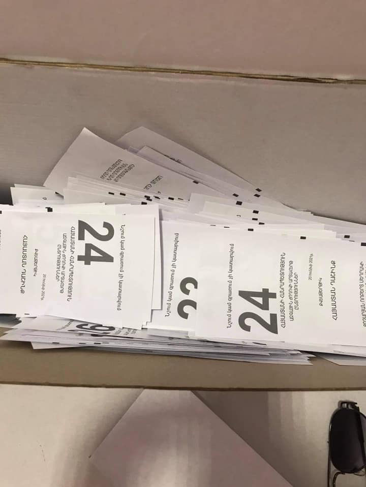 Депутат партии "Гражданский договор" опубликовал фото из кабины – полиция готовит материалы  