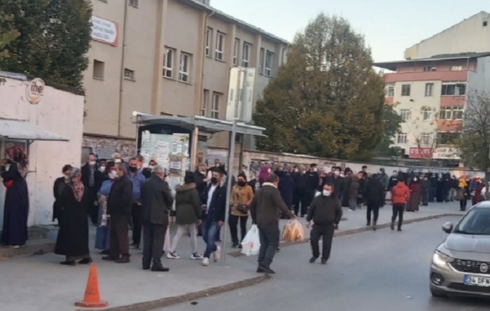 В Турции длинные очереди за хлебом: социальное положение жителей ухудшается 