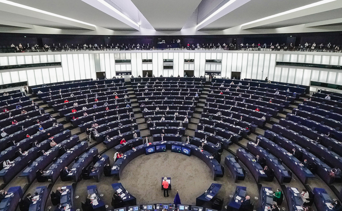 Европарламент выступил за временный запрет на импорт энергоресурсов из России 