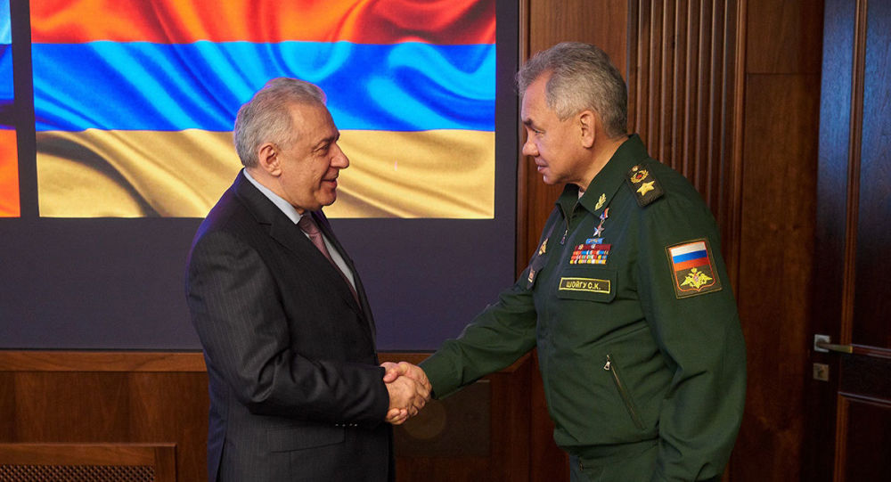 Арутюнян и Шойгу обсудили размещение российских пограничников на границе с Азербайджаном 