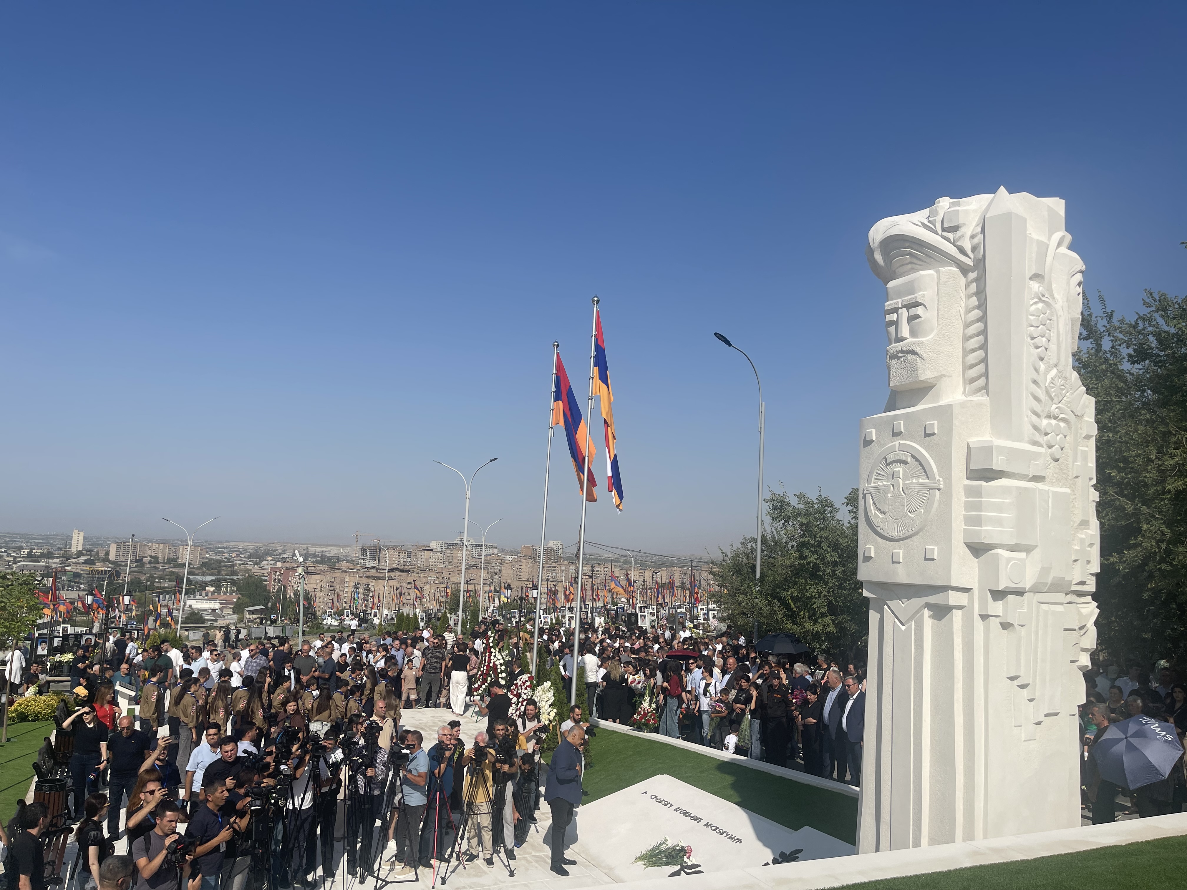 Мы и наш Арцах: в Ереване открыт монументальный комплекс «Зов Арцаха»  