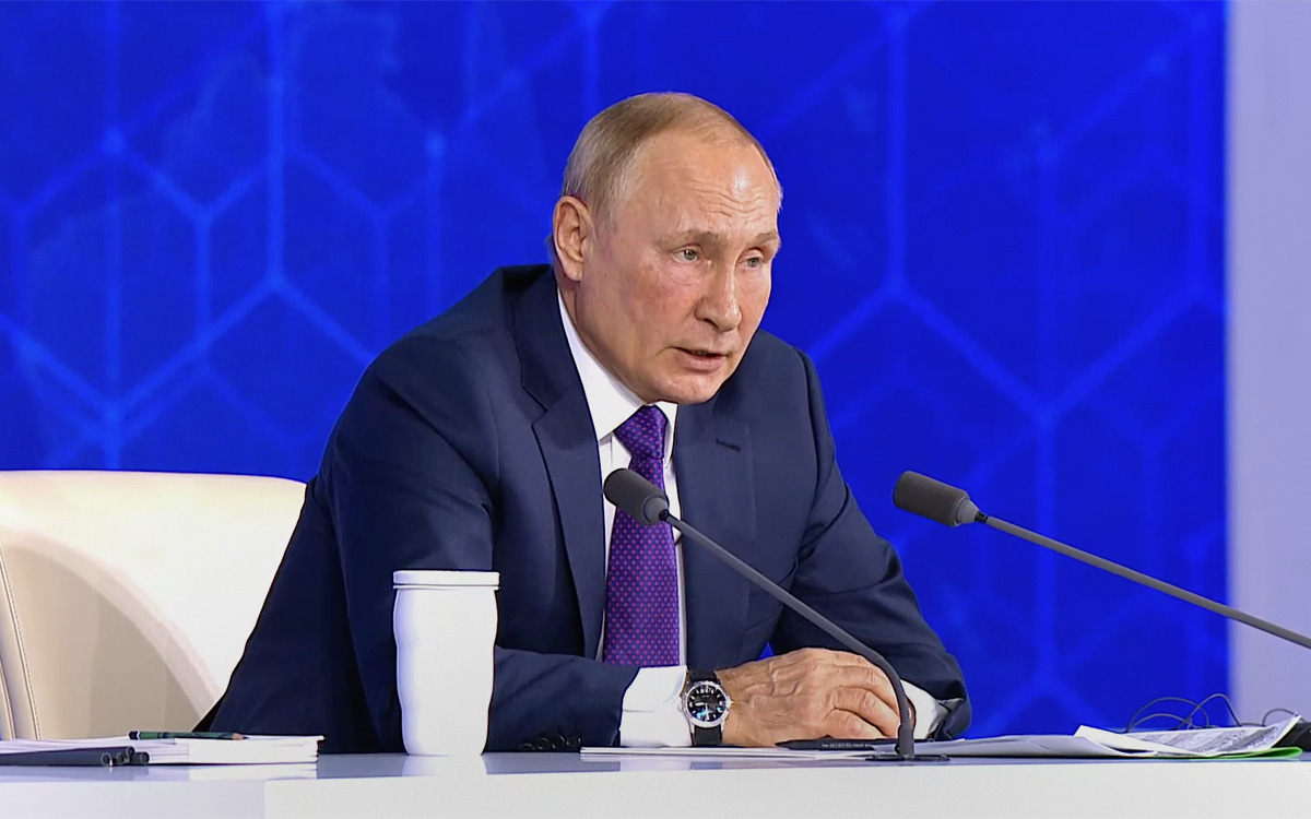 Путин: воссоединение Крыма и РФ было правильным и своевременным решением 