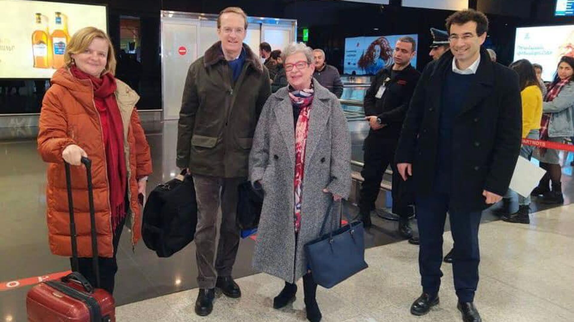 Замгенсека Европейской службы Чарльз Фрайс прибыл в Армению 