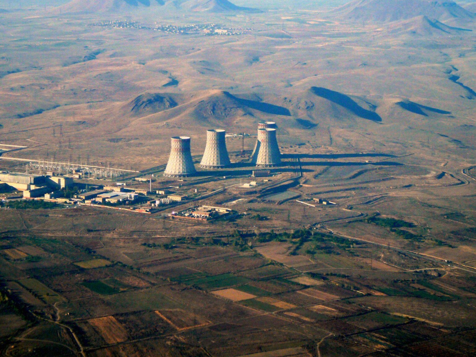 Лихачев: "Росатом" обсуждает инвестиции в новую АЭС в Армении 