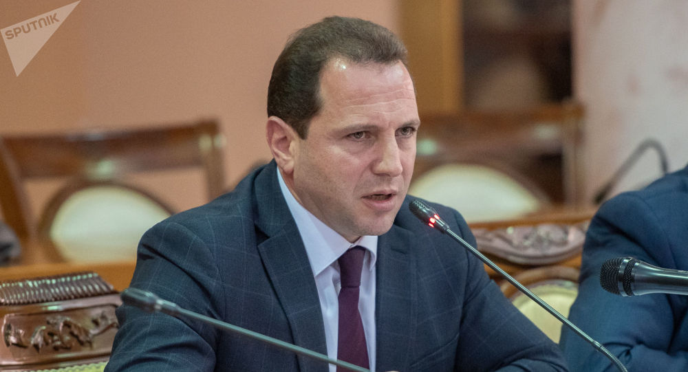 Глава оборонного ведомства Армении отправился в Москву 