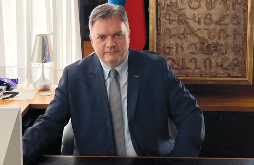 Dialogorg.ru: The Jerusalem Report: посол Армении в Израиле: смесь дипломата и ученого  