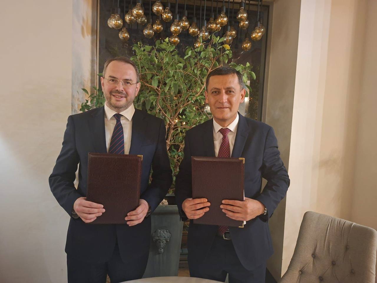 Заместитель Министра науки и высшего образования РФ Константин Могилевский подписал Устав Российско-Армянского университета 