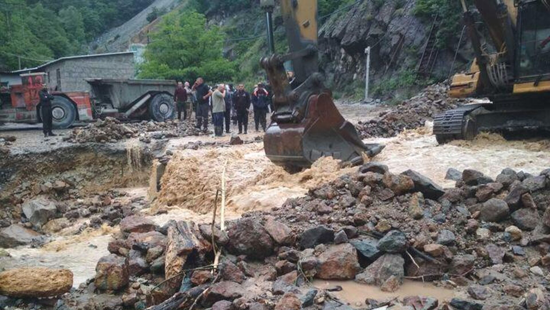 Медный рудник и комбинат в Ахтале не пострадали от паводка, но не могут вывозить продукцию 