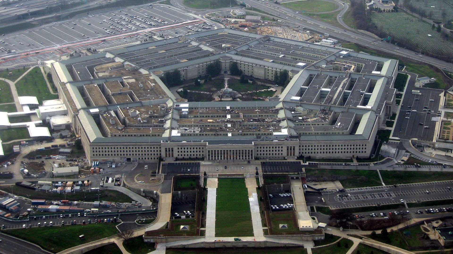 Пентагон: недавнее использование каналов связи между США и РФ обнадеживает  