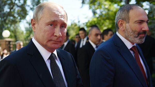 Премьер-министр Армении поздравил президента России с днем рождения 