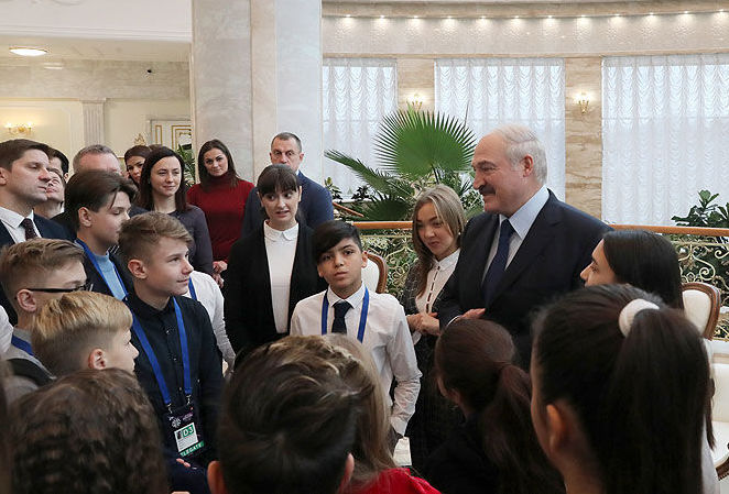 Лукашенко белорусскому участнику Детского Евровидения: Если ты проиграешь нашему товарищу из Армении, россиянину или еще кому-то, страшно не будет 