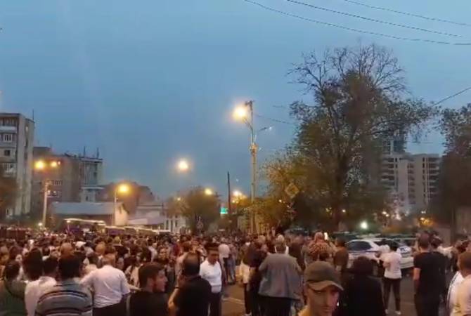 СМИ: В результате провокации оппозиции полиция Армении применила спецсредства для разгона демонстрантов 