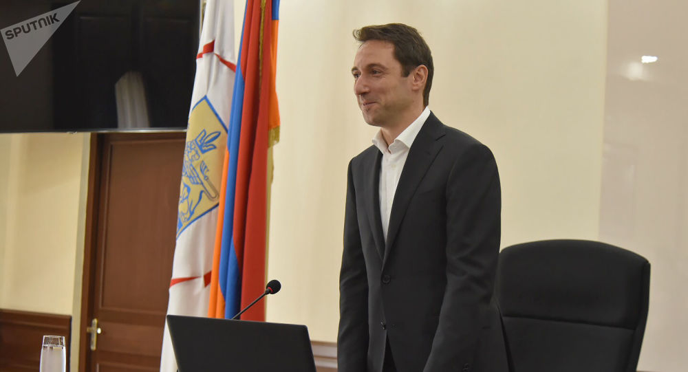 Айк Марутян вступил в должность мэра: первое заседание Совета старейшин 