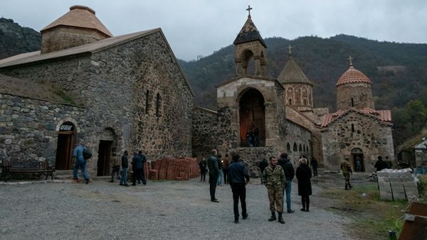 Путин сообщил, что Алиев пообещал обеспечить беспрепятственный доступ к памятникам и святыням в Нагорном Карабахе 