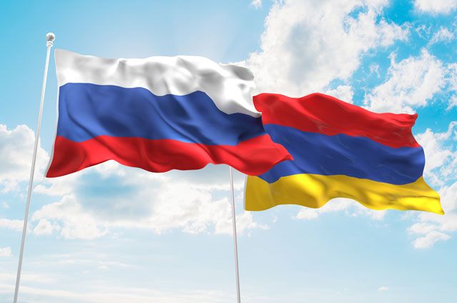 Начальник Генштаба ВС Армении принял военного и военно-воздушного атташе при посольстве РФ 