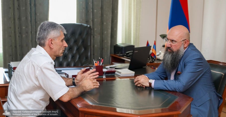 Давид Ишханян и Александр Бордов обсудили вопросы, направленные на укрепление связи и сотрудничества русской общины и законодательного органа   