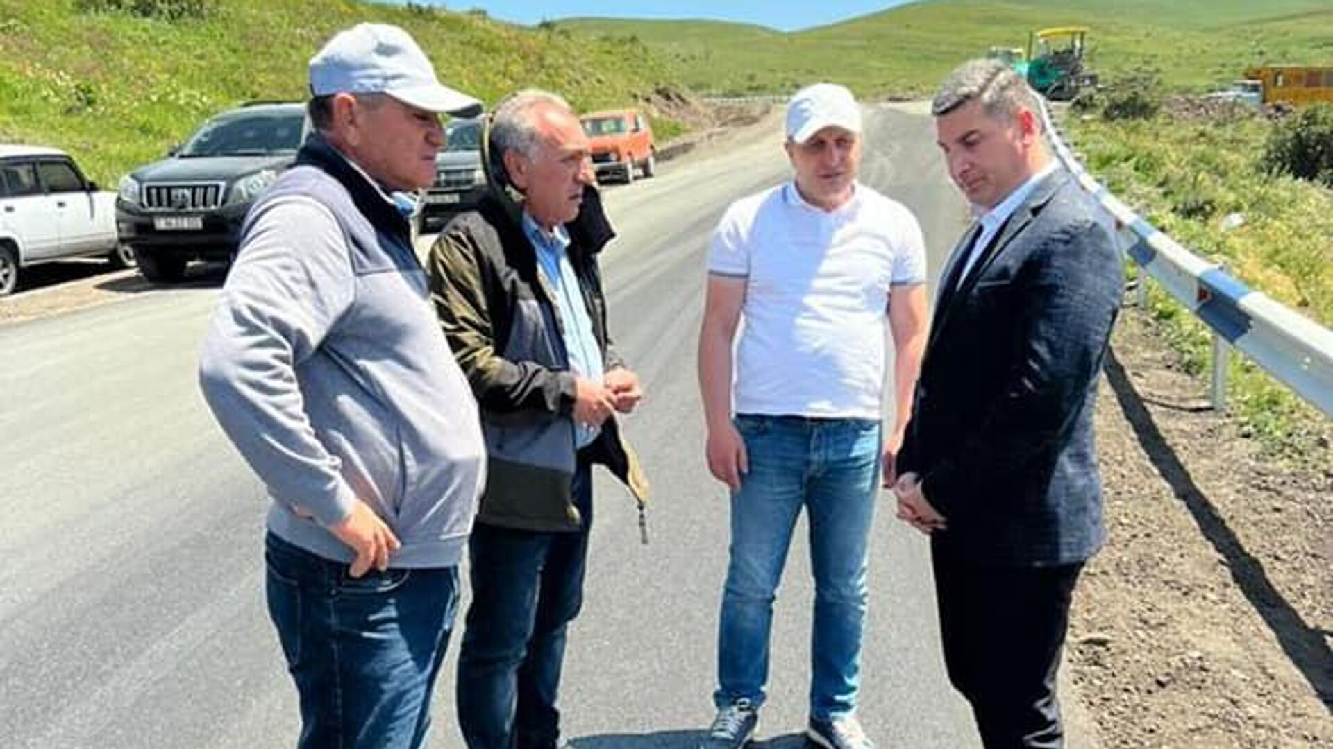 Армянский министр ознакомился с ходом строительства трассы, ведущей в Иран 