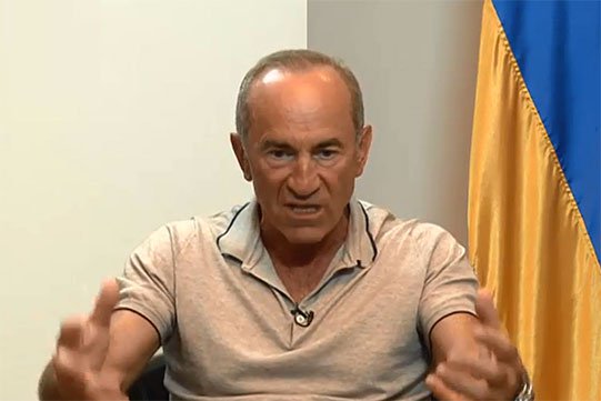 Кочарян уверен, обвиняя его, власти "заложили бомбу под основы государственности" 