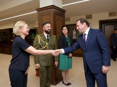 Министр обороны Армении и посол Литвы обсудили вопросы сотрудничества 