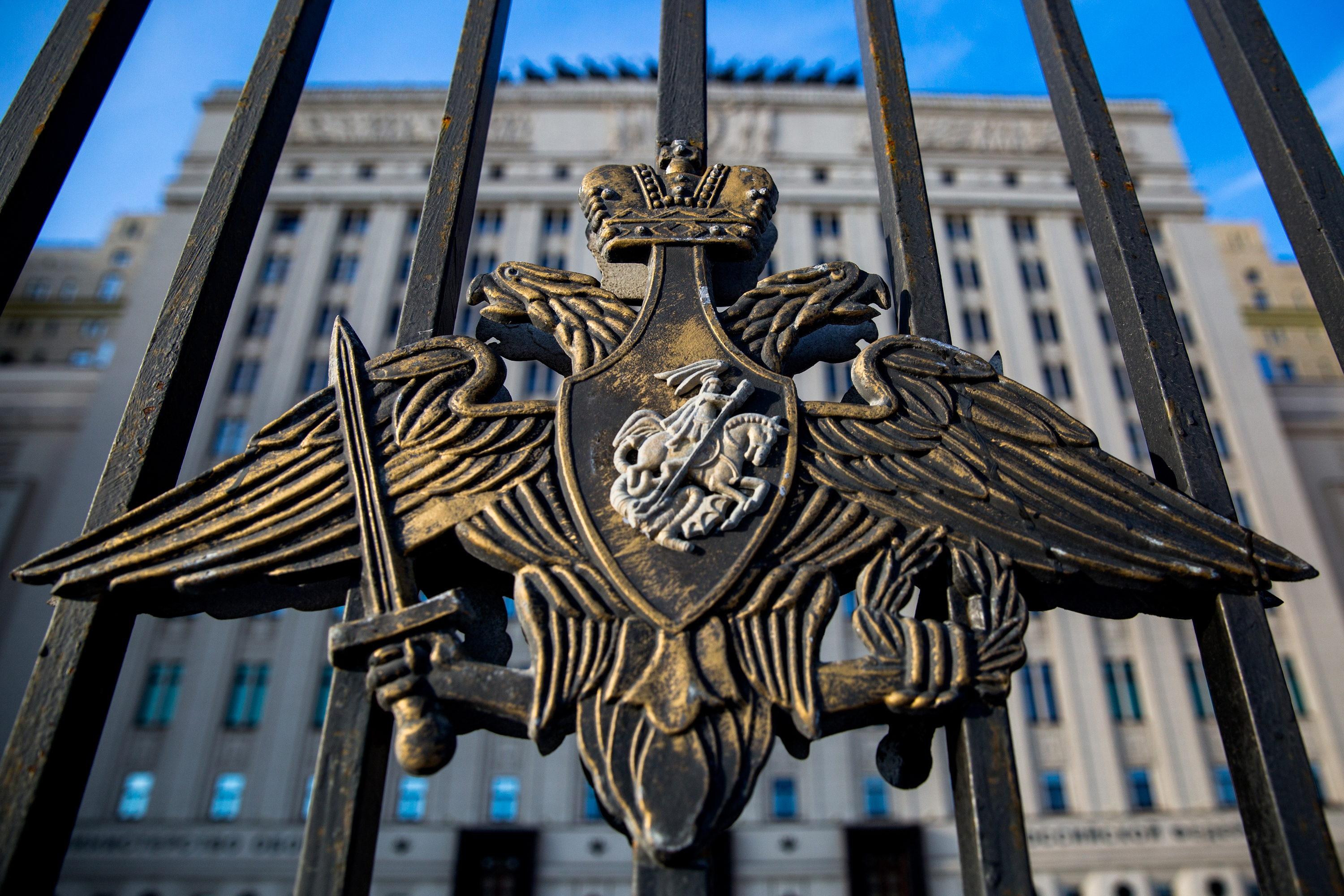 МО РФ: При посредничестве миротворцев возвращены двое азербайджанцев, задержанных СНБ Армении в Сюнике 