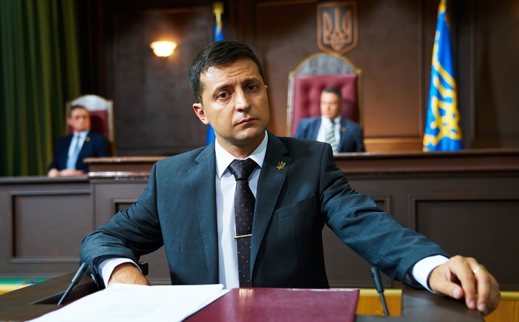 Шоумен Владимир Зеленский стал лидером в украинской президентской гонке 