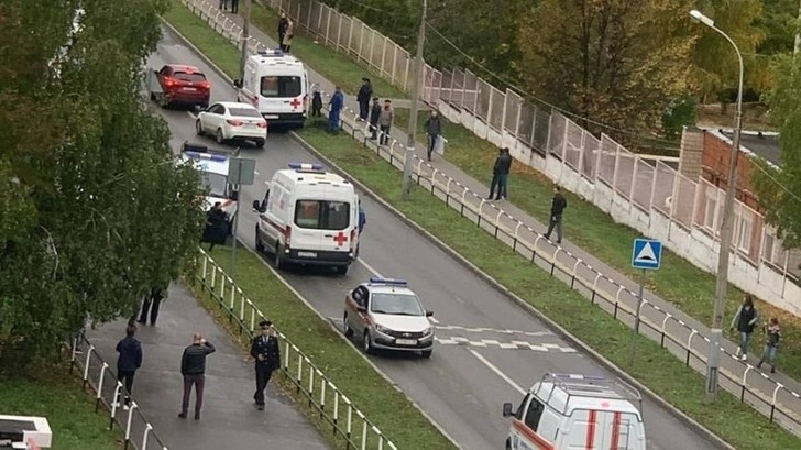 При стрельбе в школе №88 в Ижевске погибли девять человек, в том числе пятеро детей 
