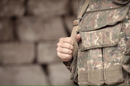 Семья скончавшегося от ранения в четверг армянского солдата получит денежную компенсацию от Фонда страхования военнослужащих в размере 58 миллионов драмов (свыше 120 тысяч долларов) 