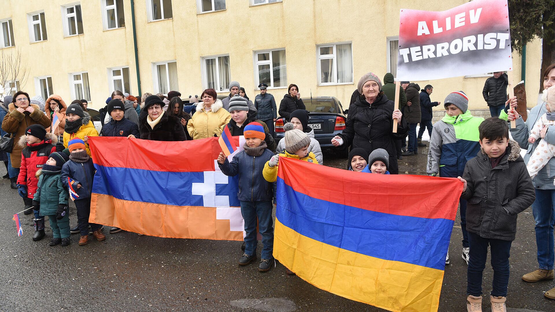 Демонстрация протеста прошла в Степанакерте: Арцах – наш дом, мы и наши дети будем здесь жить 