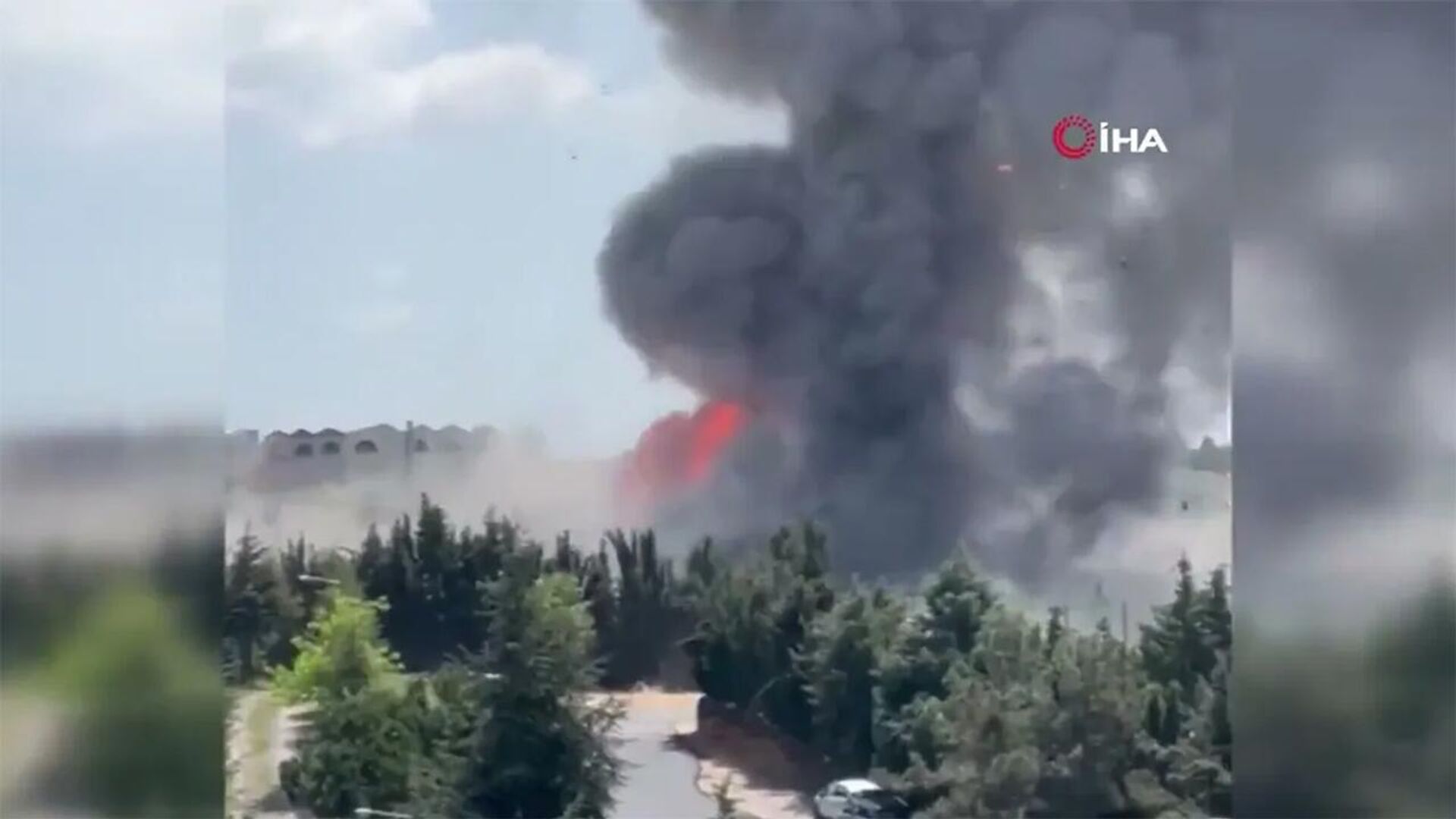 Мощный взрыв и пожар на фабрике в Стамбуле: есть погибшие и раненые 