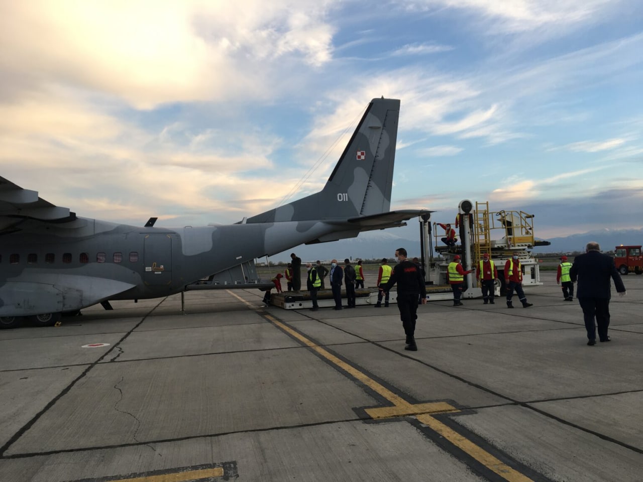 Польша отправила гуманитарную помощь вынужденным переселенцам из Арцаха 